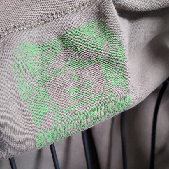 Olive Green Sleeveless Top - Picture 2 of 7